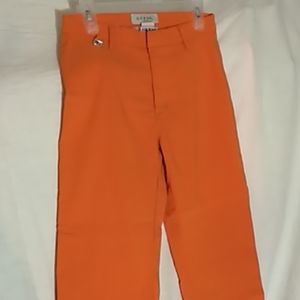 SALE!! Guess stretch ankle capri pants
